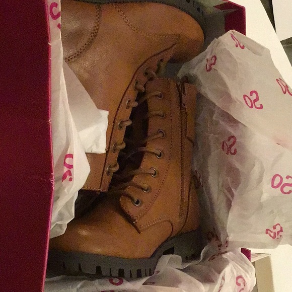 Boots 6.5 Brown NWB - Picture 7 of 7